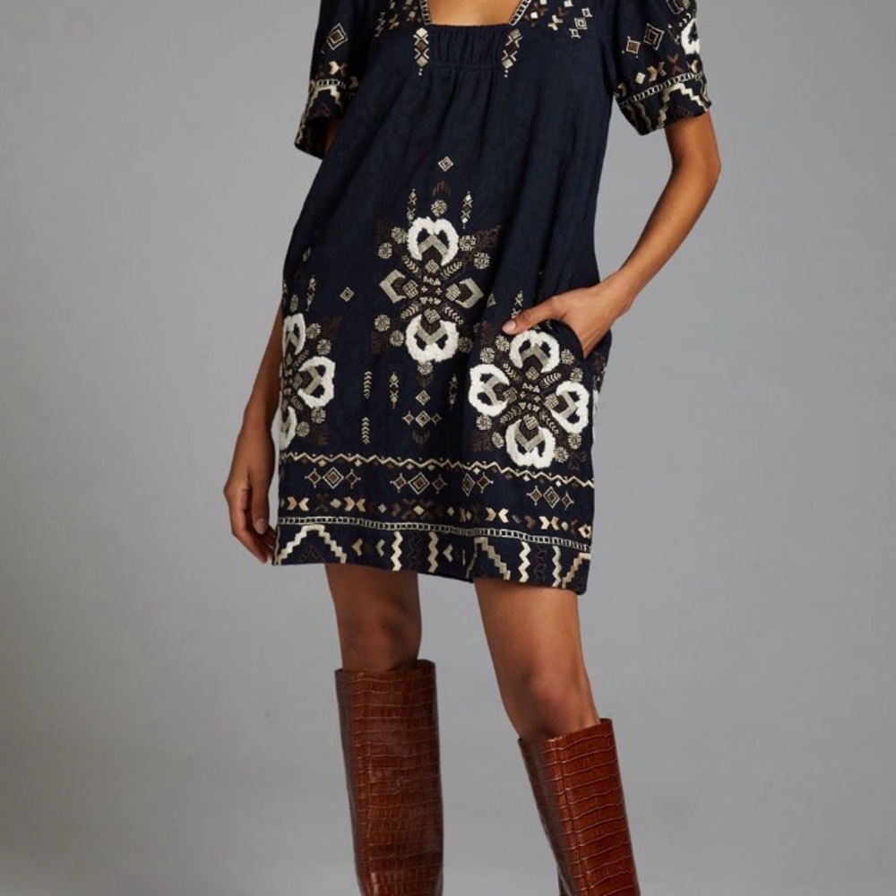 Anthropologie Embroidered Tunic dress with Cream Accents